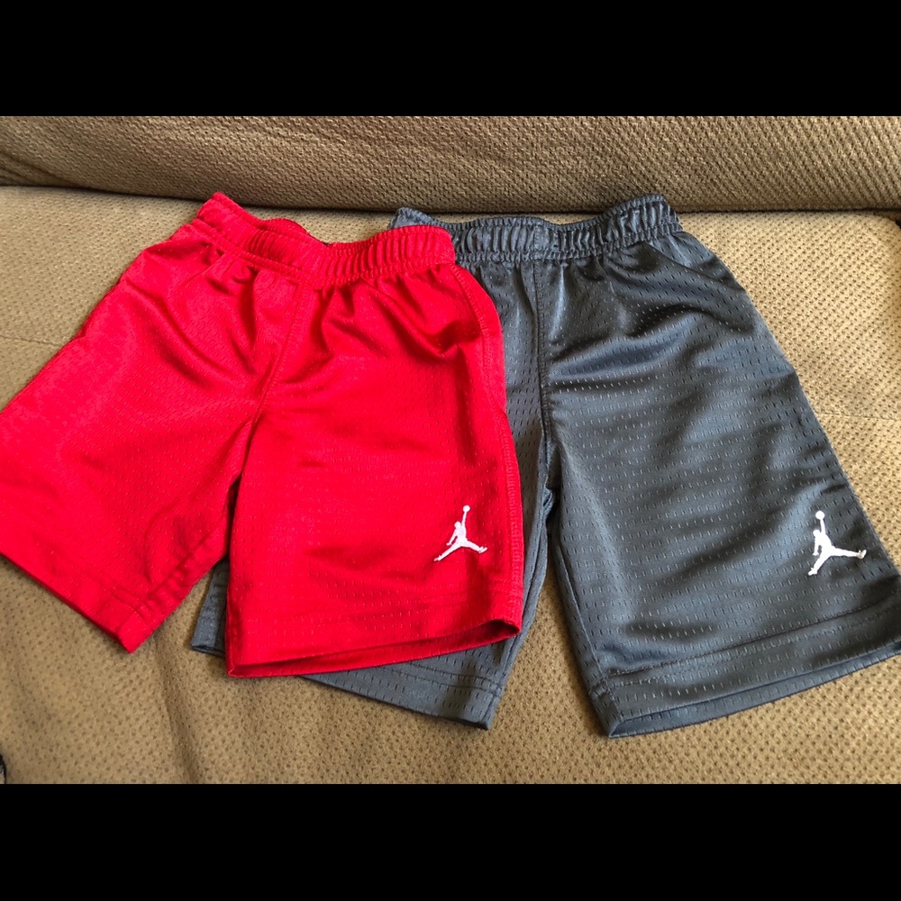 Jordan shorts size (4T).
